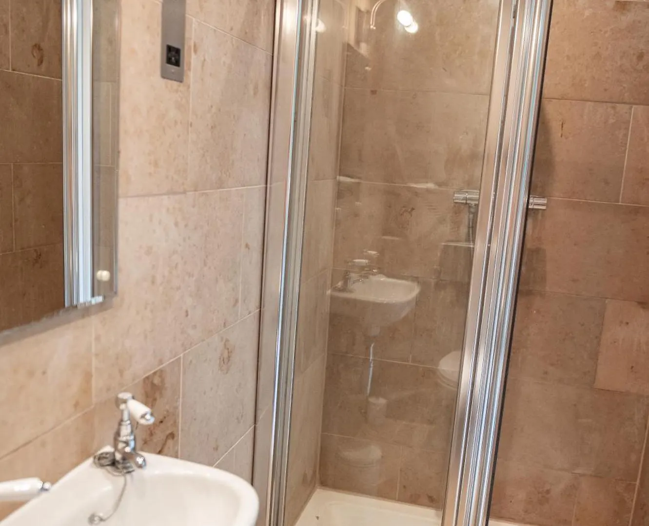 Boutique Townhouse Rooftop Terrace, Hot Tub, By Cruise Terminal, Oxford Street Southampton Holiday home